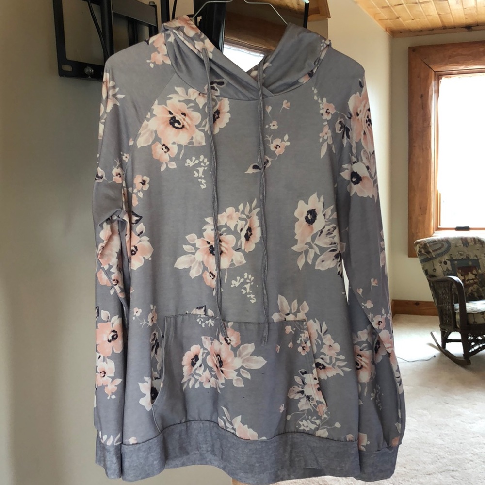 Women’s hooded long sleeve shirt